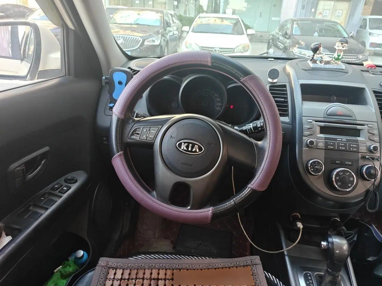 Kia Soul 2013 1.6L AT GL — миниатюра 10