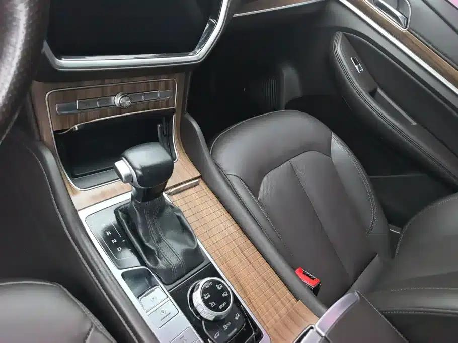 Roewe RX8 2019 30T Intelligent Connected 4WD Super Flagship Edition — миниатюра 16