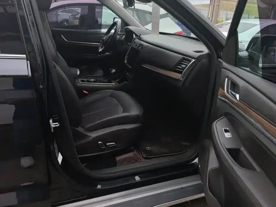 Roewe RX8 2019 30T Intelligent Connected 4WD Super Flagship Edition — миниатюра 8