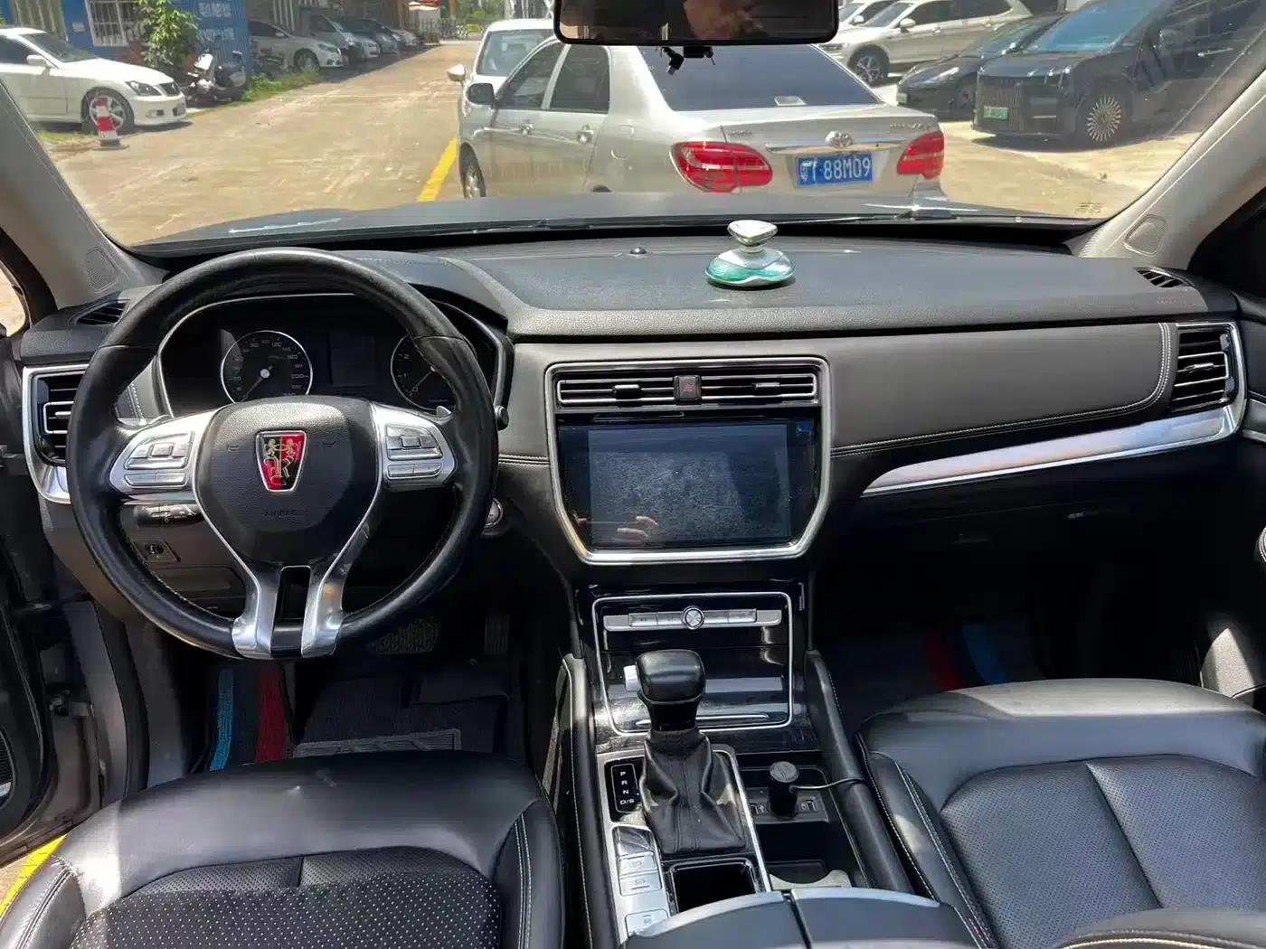 Roewe RX8 2018 30T 2WD Flagship Edition — миниатюра 9