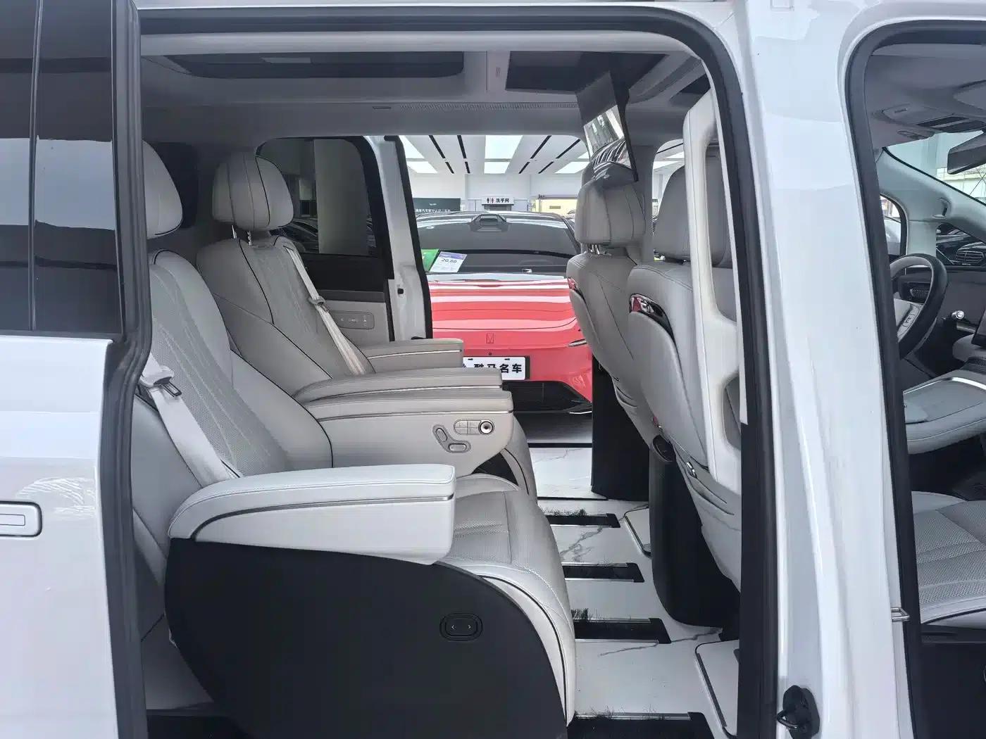 XPeng X9 2024 Model 640 AWD High Performance Max — миниатюра 11