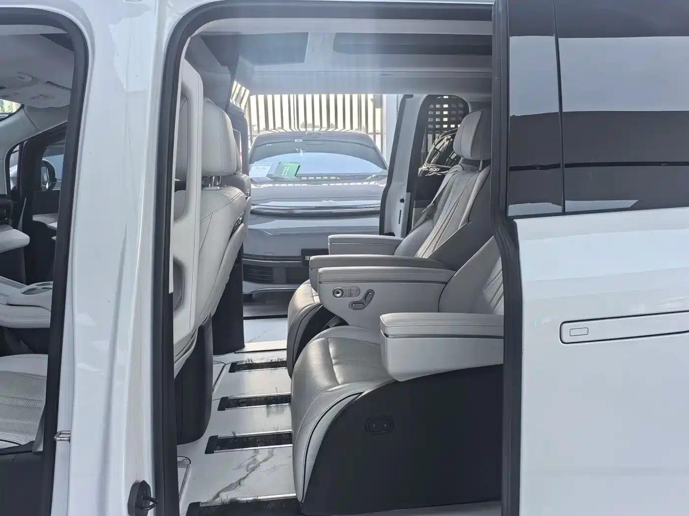 XPeng X9 2024 Model 640 AWD High Performance Max — миниатюра 13