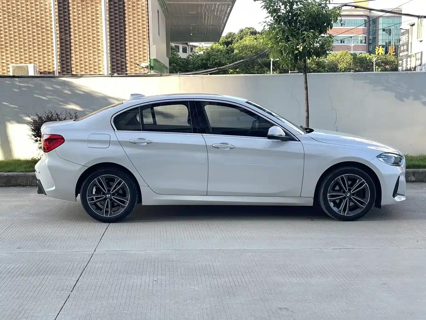 2021 BMW 1 Series Facelift 120i M Sport — миниатюра 2