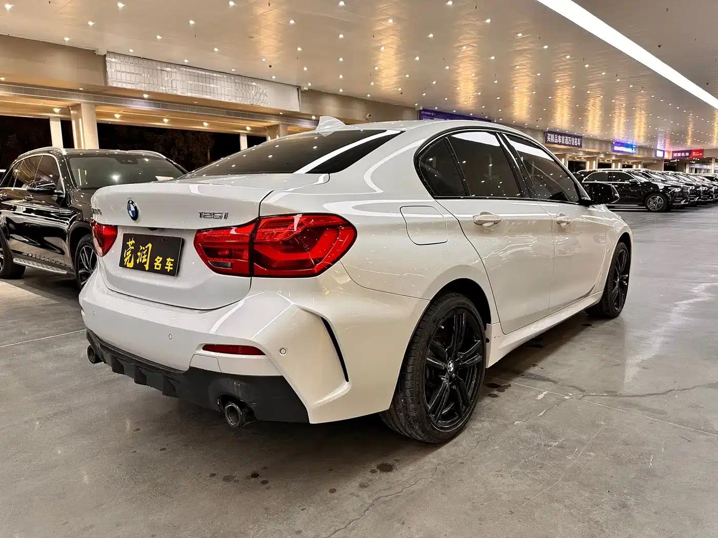 2022 BMW 1 Series 125i M Sport Shadow Edition — миниатюра 15