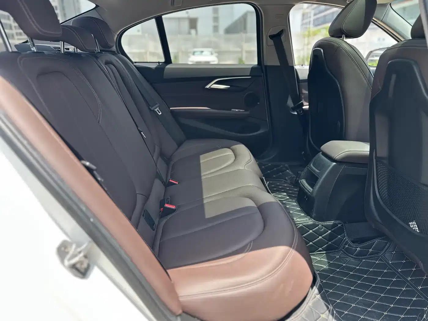 2020 BMW 1 Series 120i M Sport Package — миниатюра 6