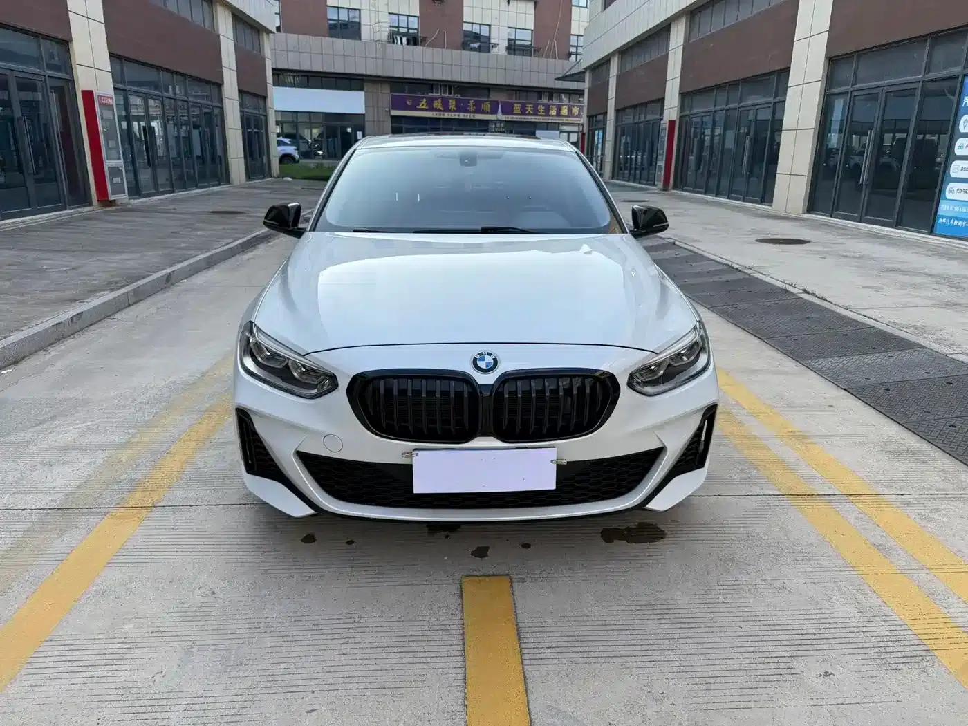 2022 BMW 1 Series 120i M Sport Shadow Edition — миниатюра 2