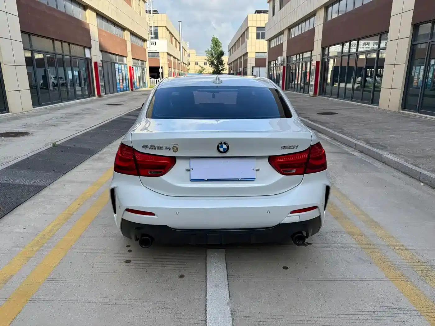 2022 BMW 1 Series 120i M Sport Shadow Edition — миниатюра 8