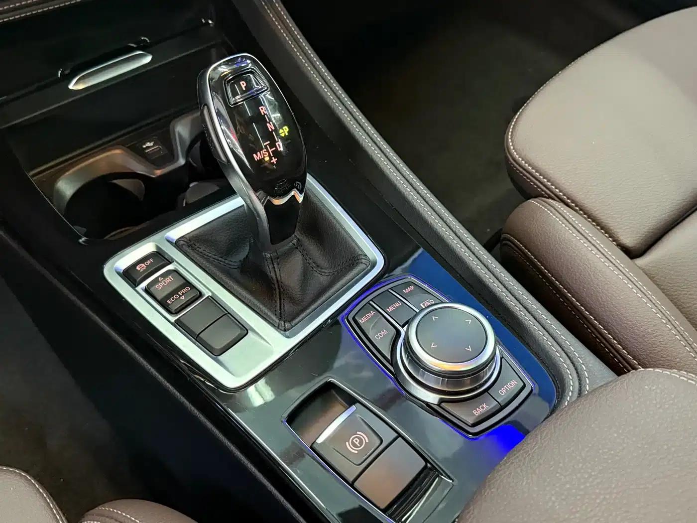 BMW 1 Series 2023 120i M Sport Shadow Edition — миниатюра 15