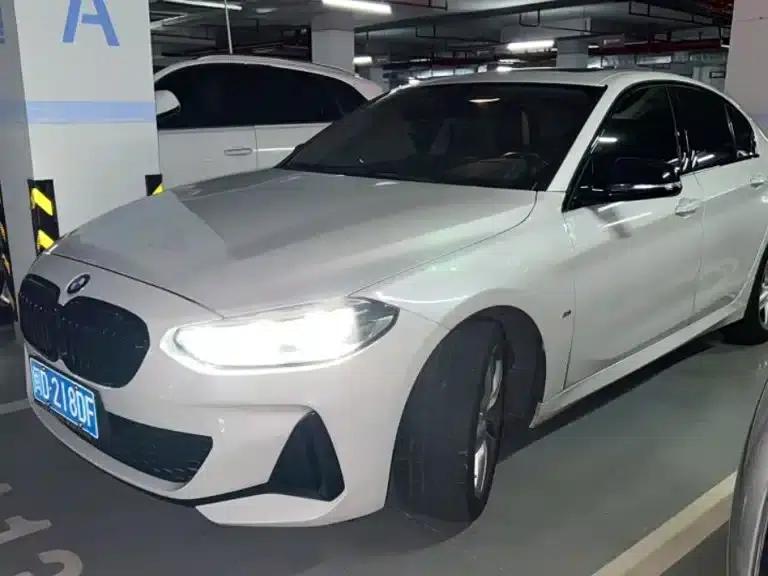 BMW 1 Series 2023 120i M Sport Shadow Edition — миниатюра 1