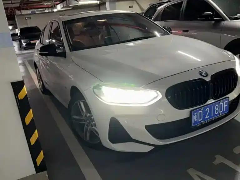 BMW 1 Series 2023 120i M Sport Shadow Edition — миниатюра 3