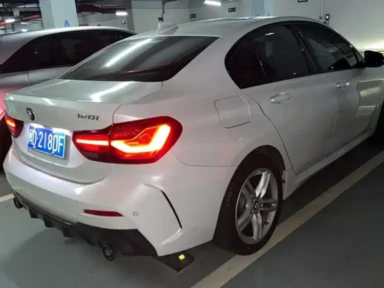 BMW 1 Series 2023 120i M Sport Shadow Edition — миниатюра 9