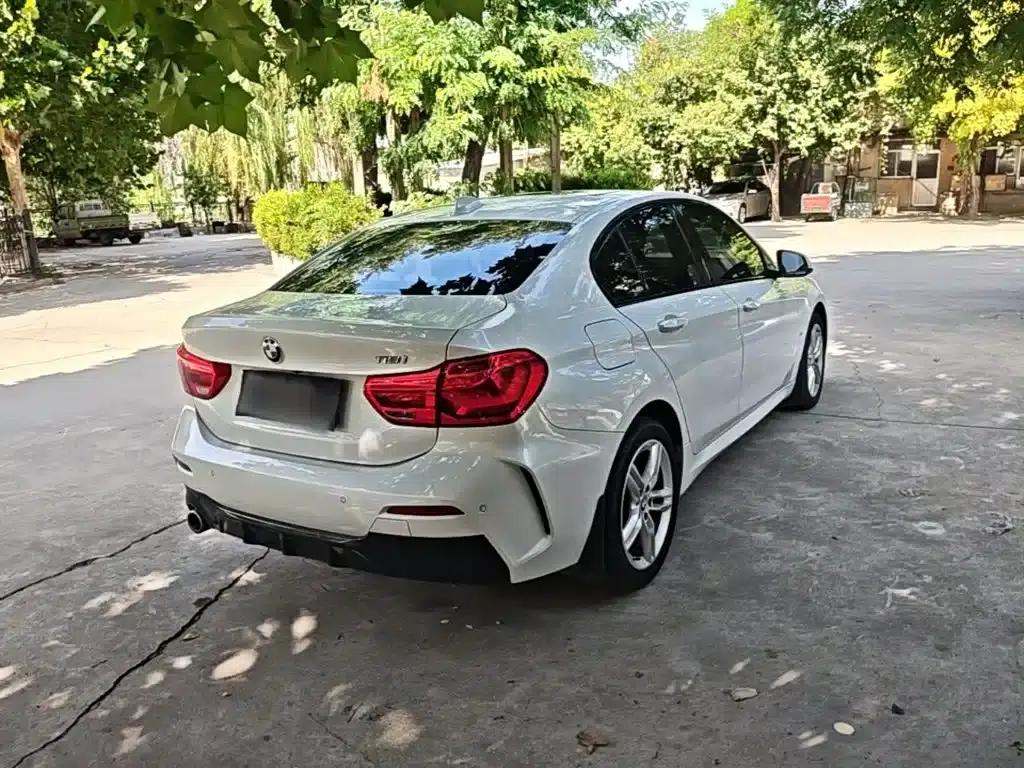 2019 BMW 1 Series 118i M Sport Package — миниатюра 7