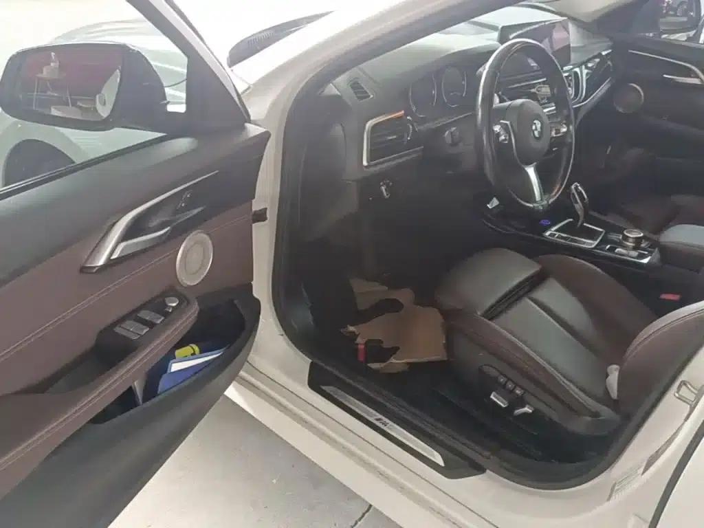 BMW 1 Series 2021 Facelift 120i M Sport Shadow Edition — миниатюра 16