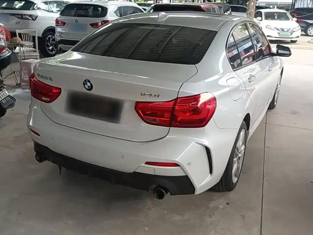 BMW 1 Series 2021 Facelift 120i M Sport Shadow Edition — миниатюра 7