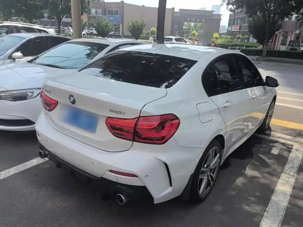2019 BMW 1 Series 120i Leading M Sport Package — миниатюра 7