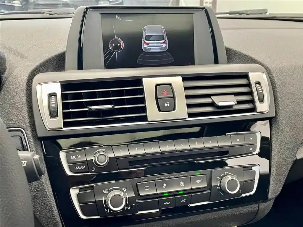 2015 BMW 1 Series Imported Model 118i Leading Edition — миниатюра 11