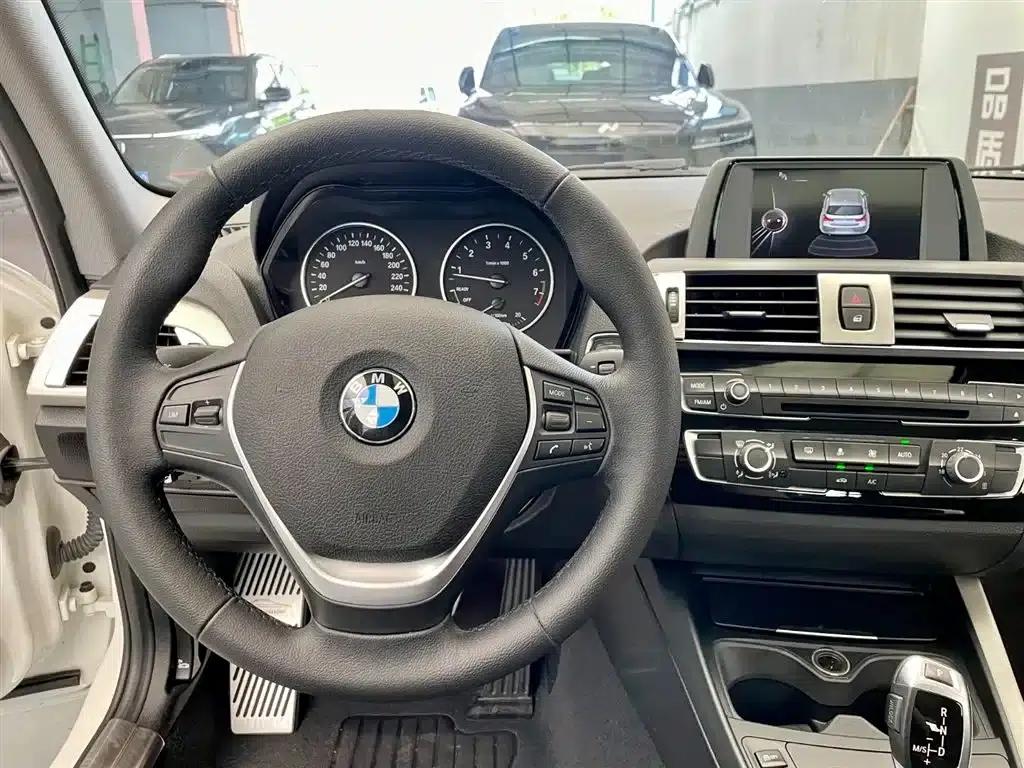 2015 BMW 1 Series Imported Model 118i Leading Edition — миниатюра 12