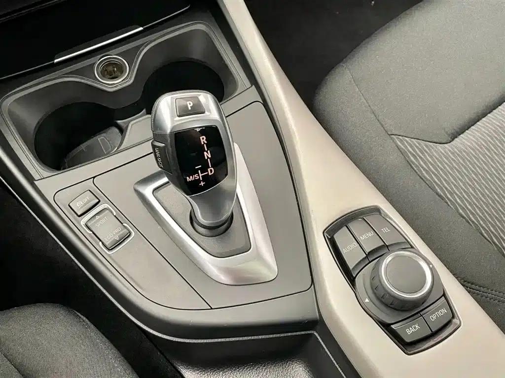 2015 BMW 1 Series Imported Model 118i Leading Edition — миниатюра 10
