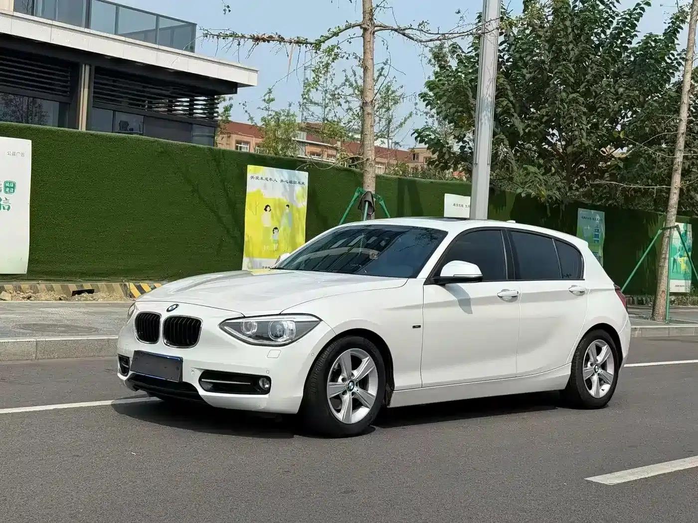 2013 BMW 1 Series (Imported) Facelift 118i Sport — миниатюра 1