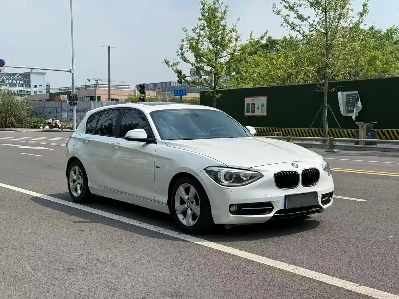 2013 BMW 1 Series (Imported) Facelift 118i Sport — миниатюра 3