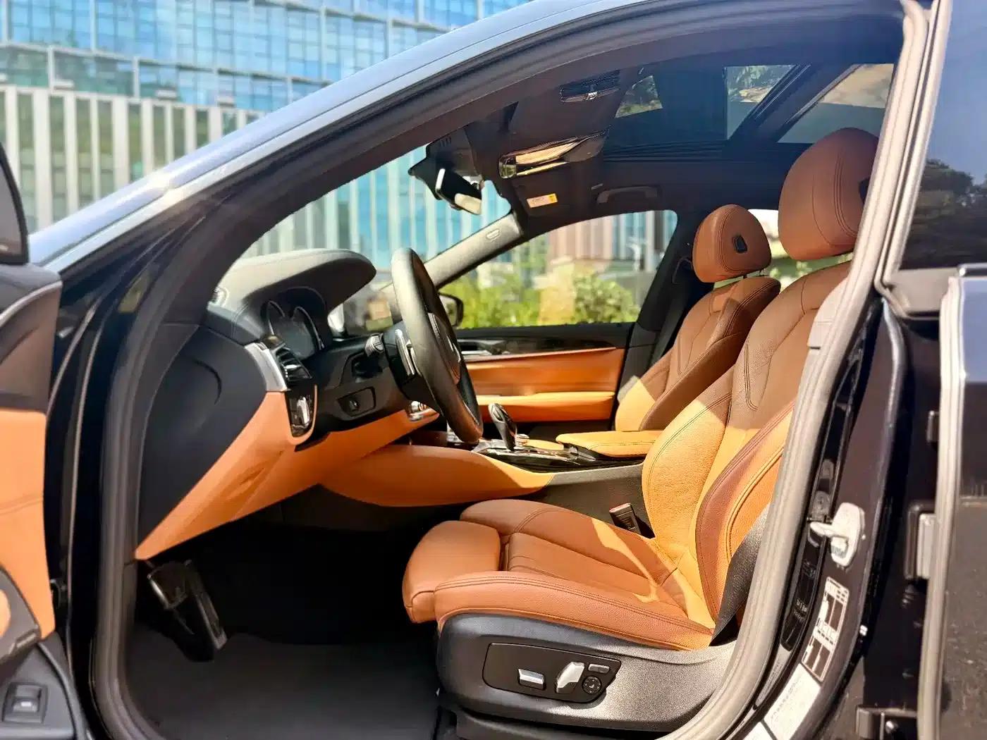 2018 BMW 6 Series GT 630i M Sport Package — миниатюра 4