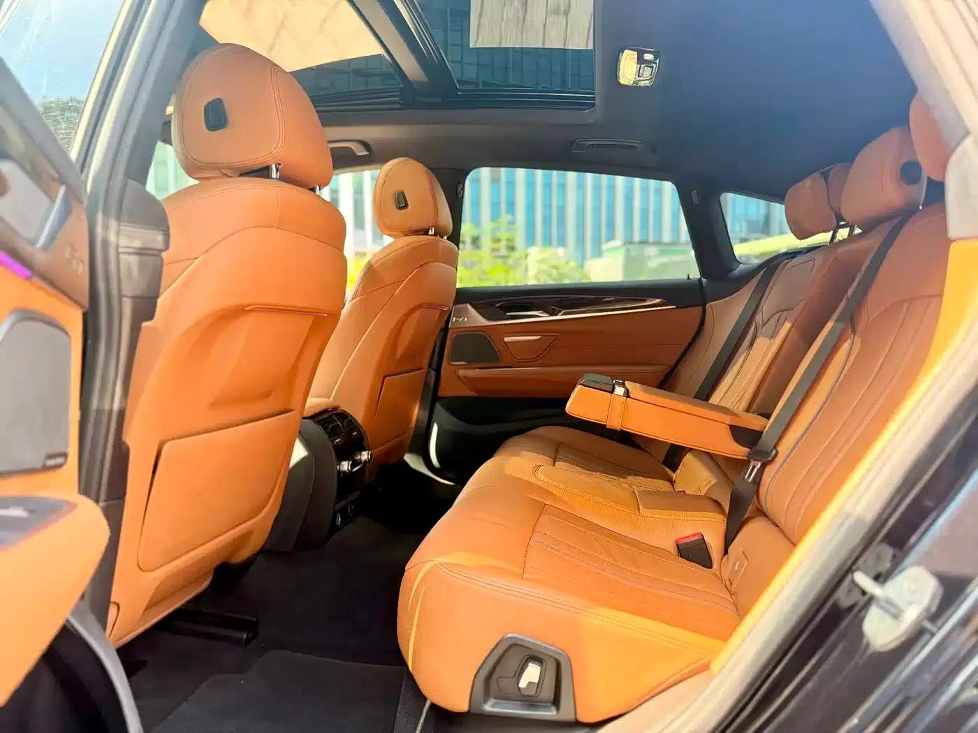 2018 BMW 6 Series GT 630i M Sport Package — миниатюра 5