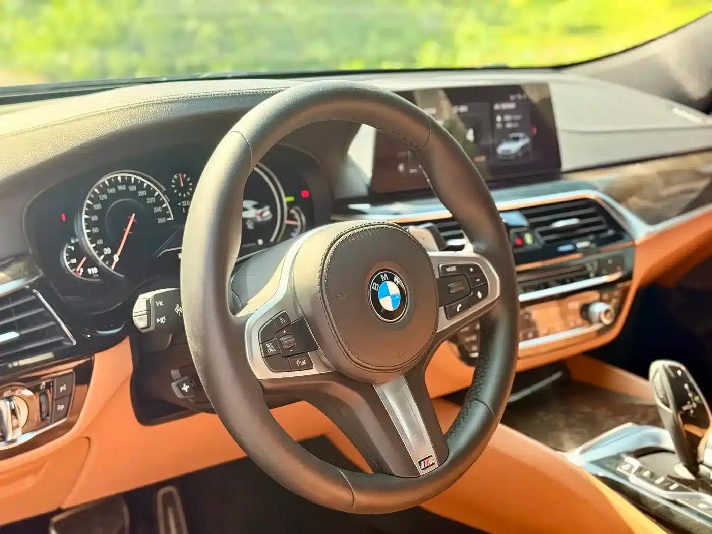 2018 BMW 6 Series GT 630i M Sport Package — миниатюра 9