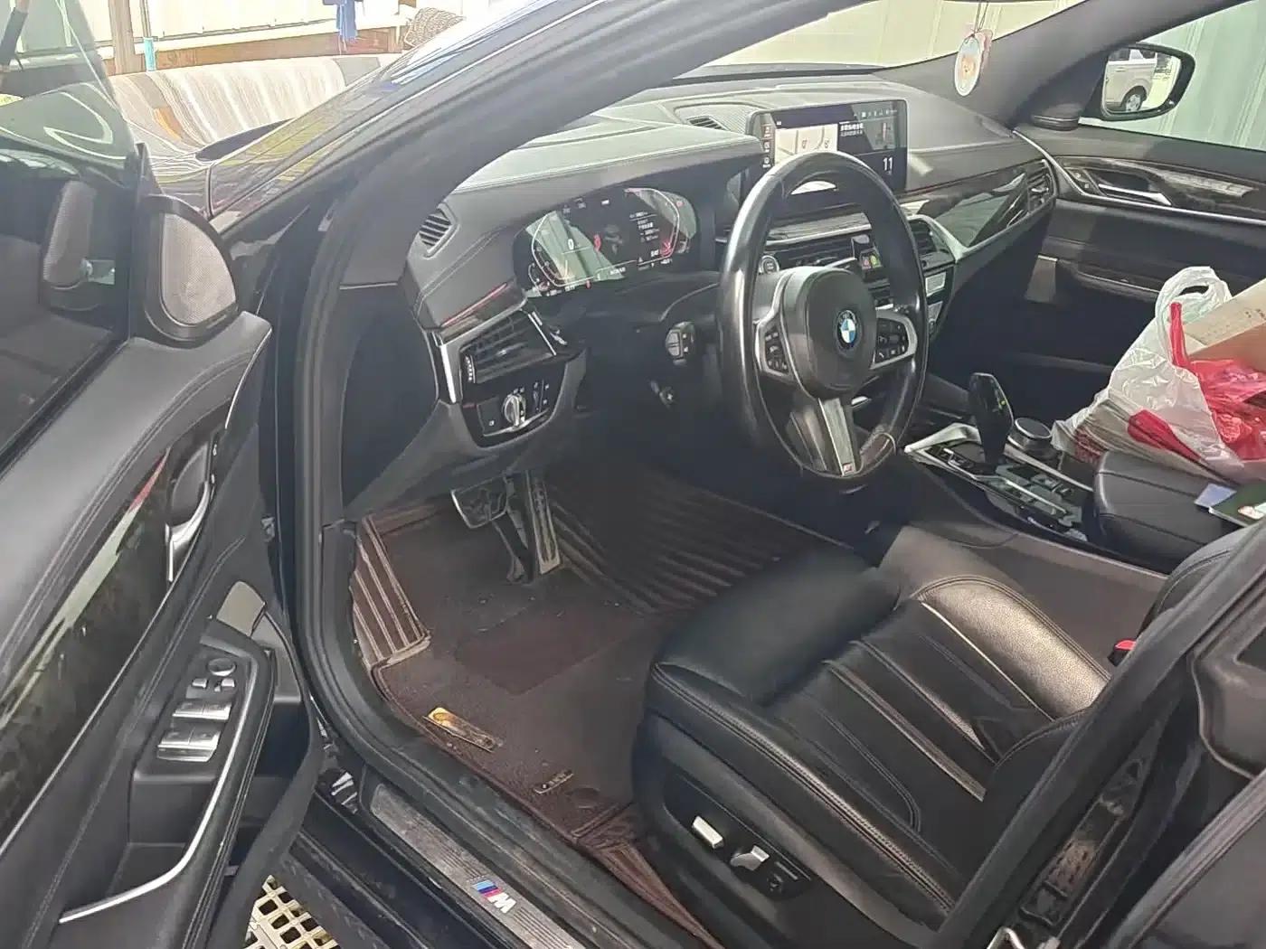 2021 BMW 6 Series GT 630i M Sport Package — миниатюра 8