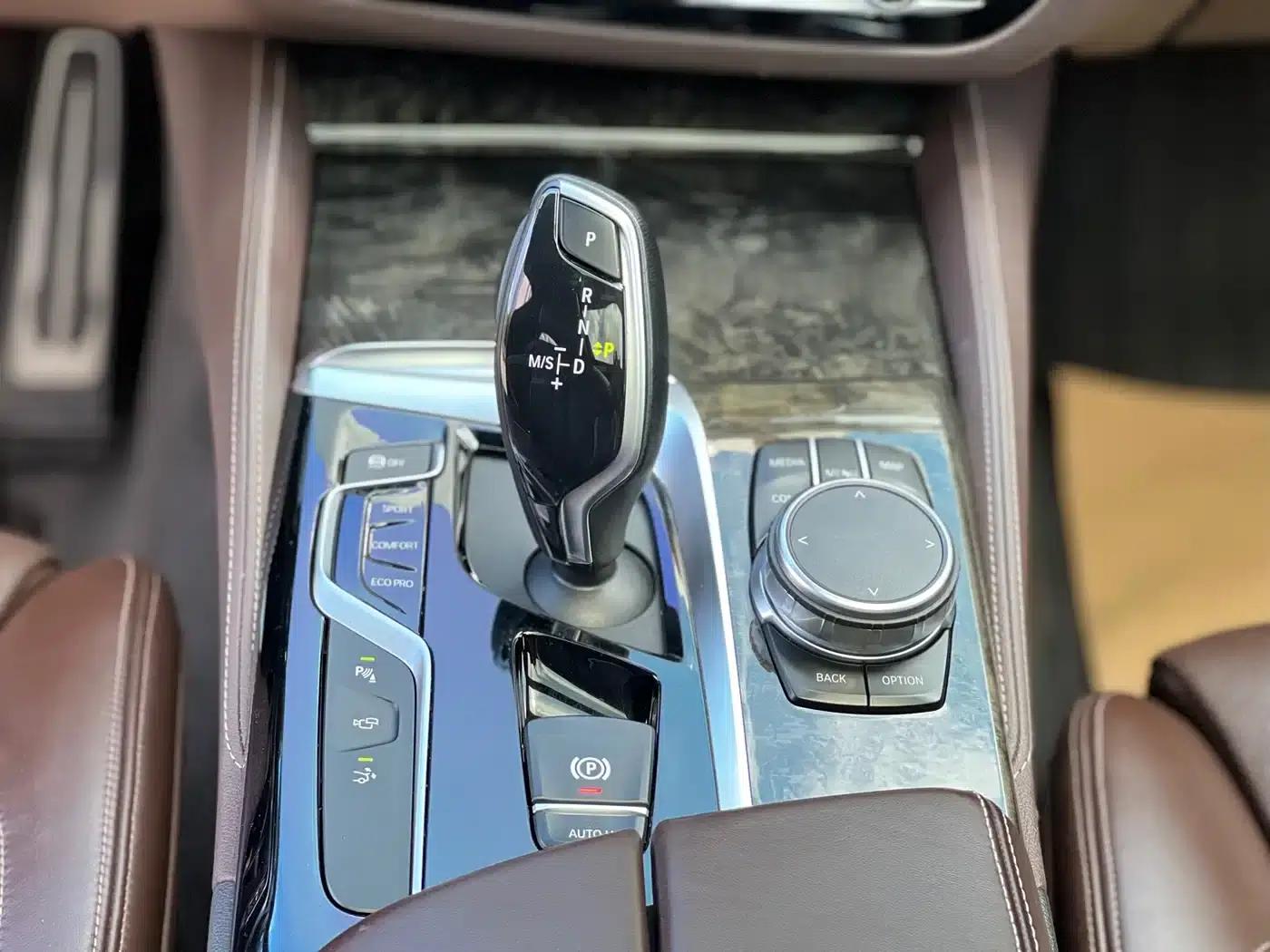 BMW 6 Series GT 2019 630i M Sport Grand Tourer — миниатюра 12