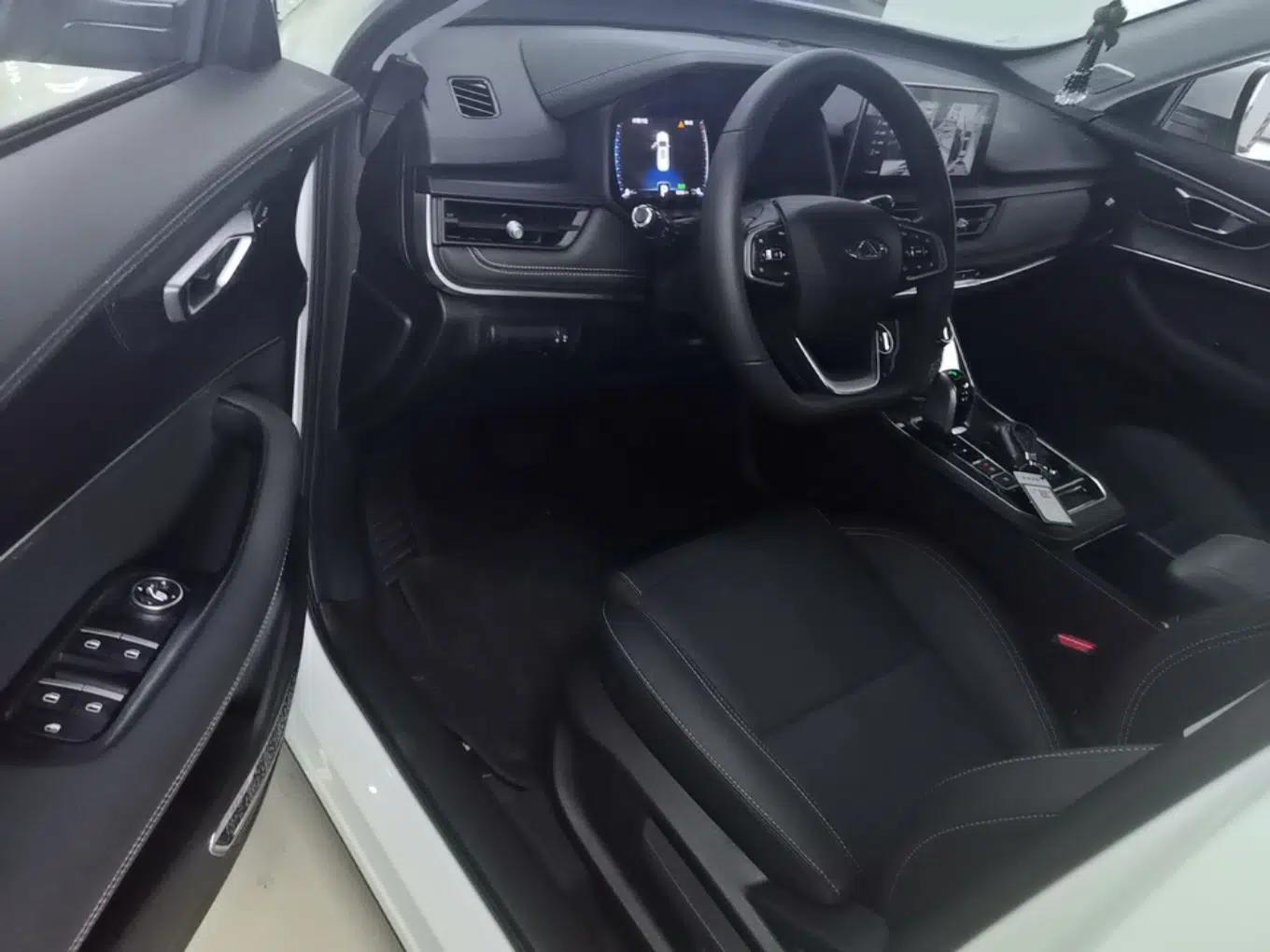 Chery Tiggo 8 2022 1.5 TCI Automatic Prestige Edition 7-Seater — миниатюра 17