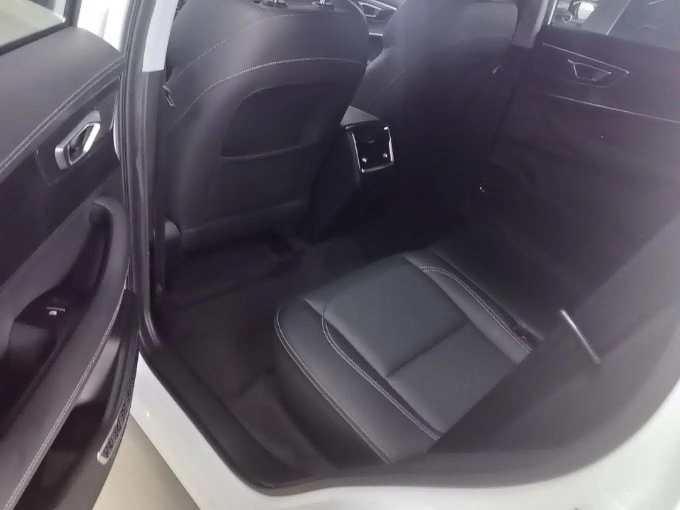Chery Tiggo 8 2022 1.5 TCI Automatic Prestige Edition 7-Seater — миниатюра 20