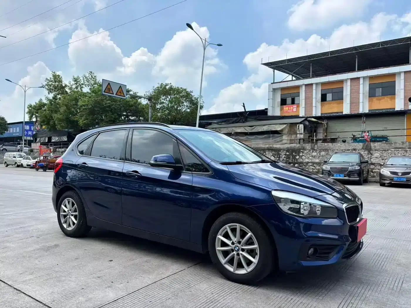 2016 BMW 2 Series Gran Tourer 218i Fashion Edition — миниатюра 1