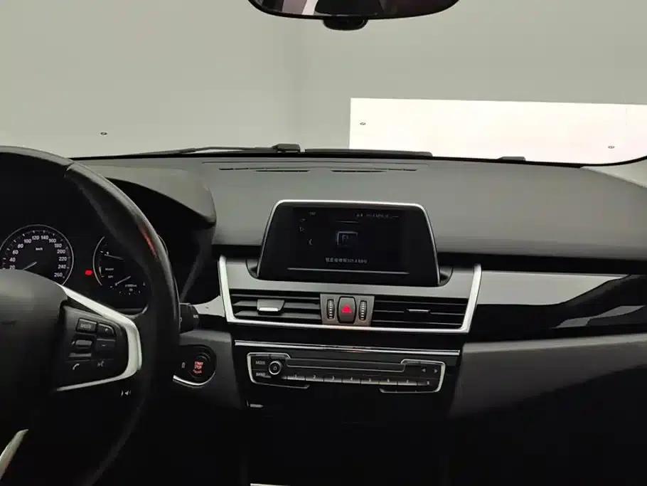 2018 BMW 2 Series Gran Tourer 218i Leading Edition — миниатюра 13