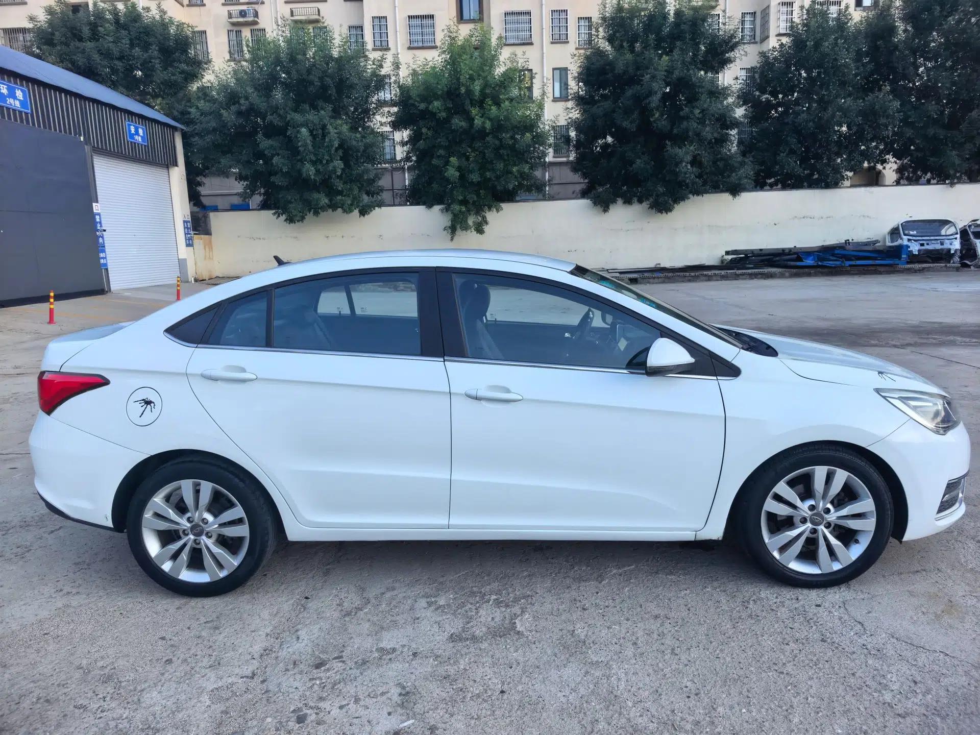 Chery Arrizo 5 2016 1.5L CVT Trendsetting Edition — миниатюра 12