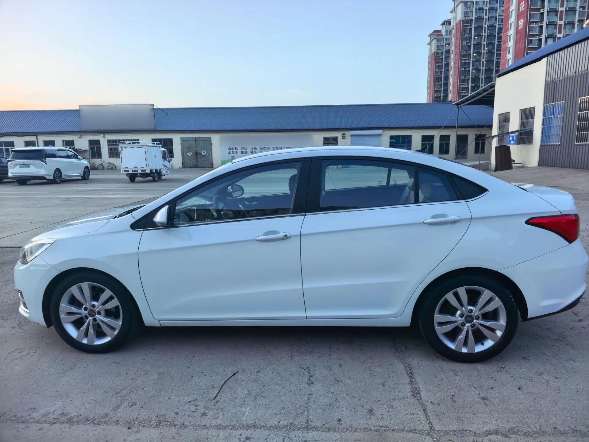 Chery Arrizo 5 2016 1.5L CVT Trendsetting Edition — миниатюра 14