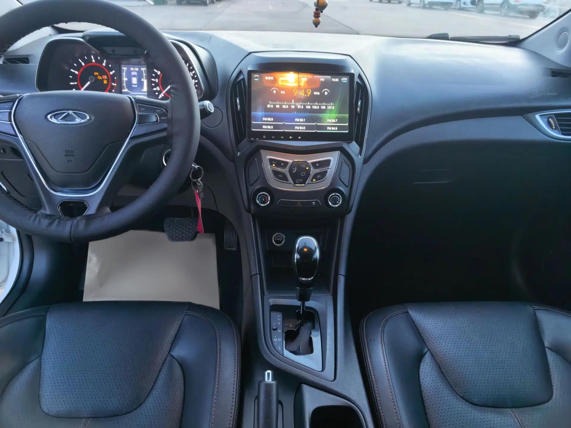 Chery Arrizo 5 2016 1.5L CVT Trendsetting Edition — миниатюра 17