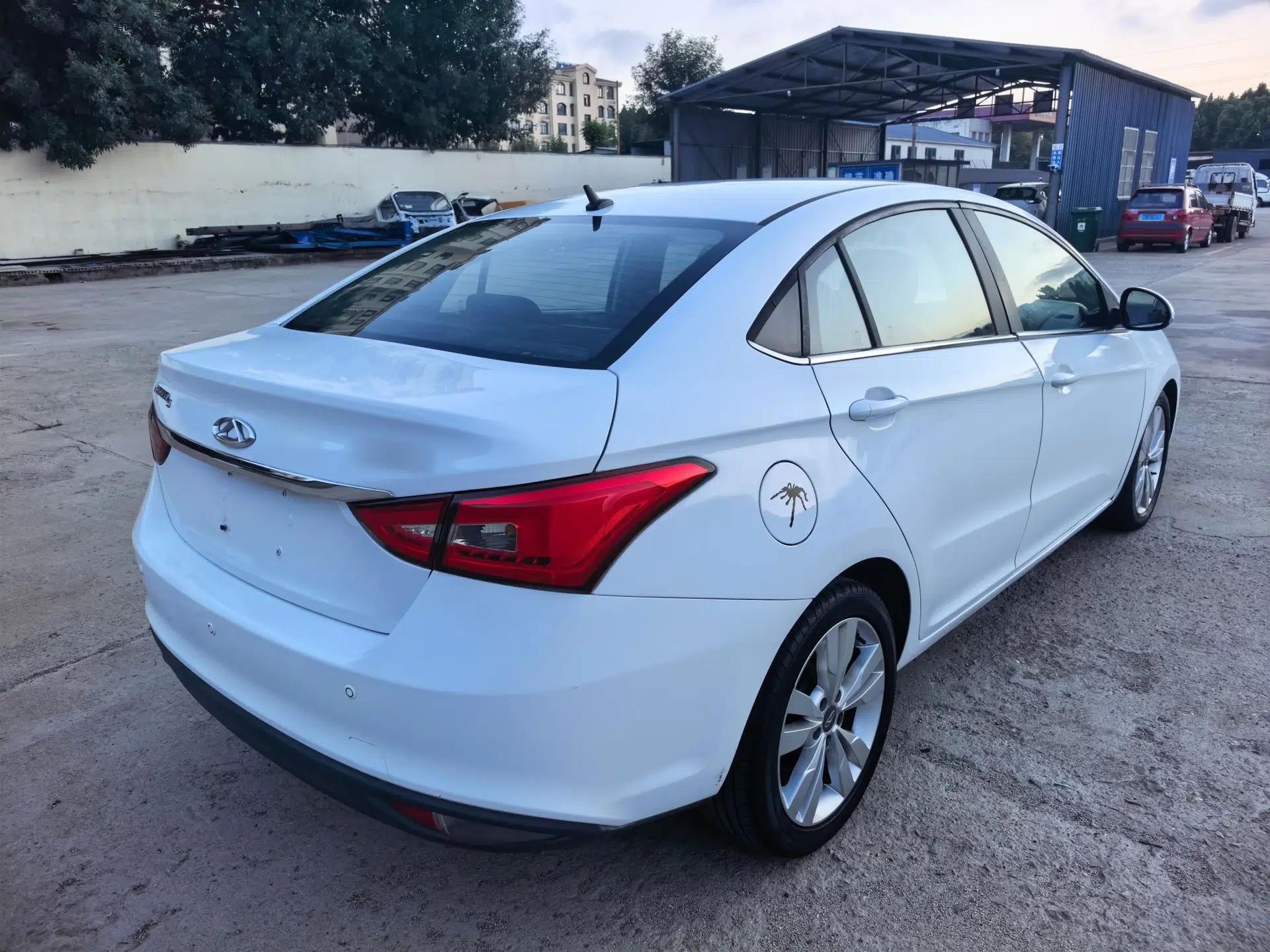 Chery Arrizo 5 2016 1.5L CVT Trendsetting Edition — миниатюра 6
