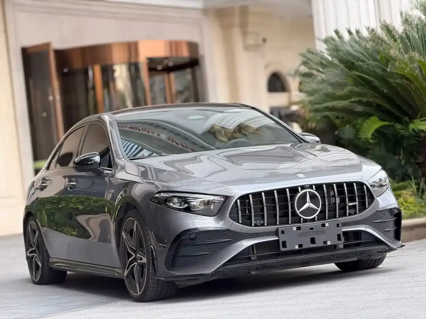 2025 Mercedes-Benz A-Class AMG A 35 L 4MATIC — миниатюра 3