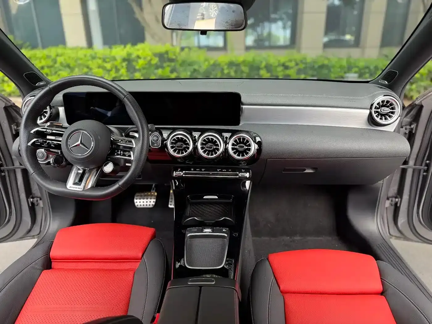 2025 Mercedes-Benz A-Class AMG A 35 L 4MATIC — миниатюра 4