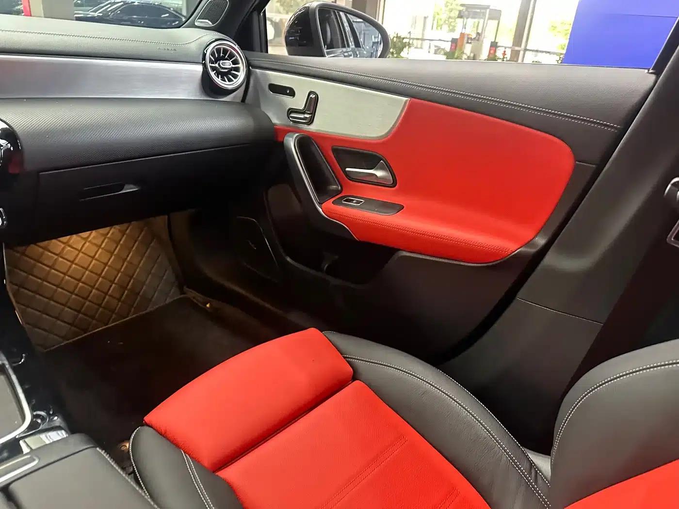 2025 Mercedes-Benz A-Class AMG A 35 L 4MATIC — миниатюра 11