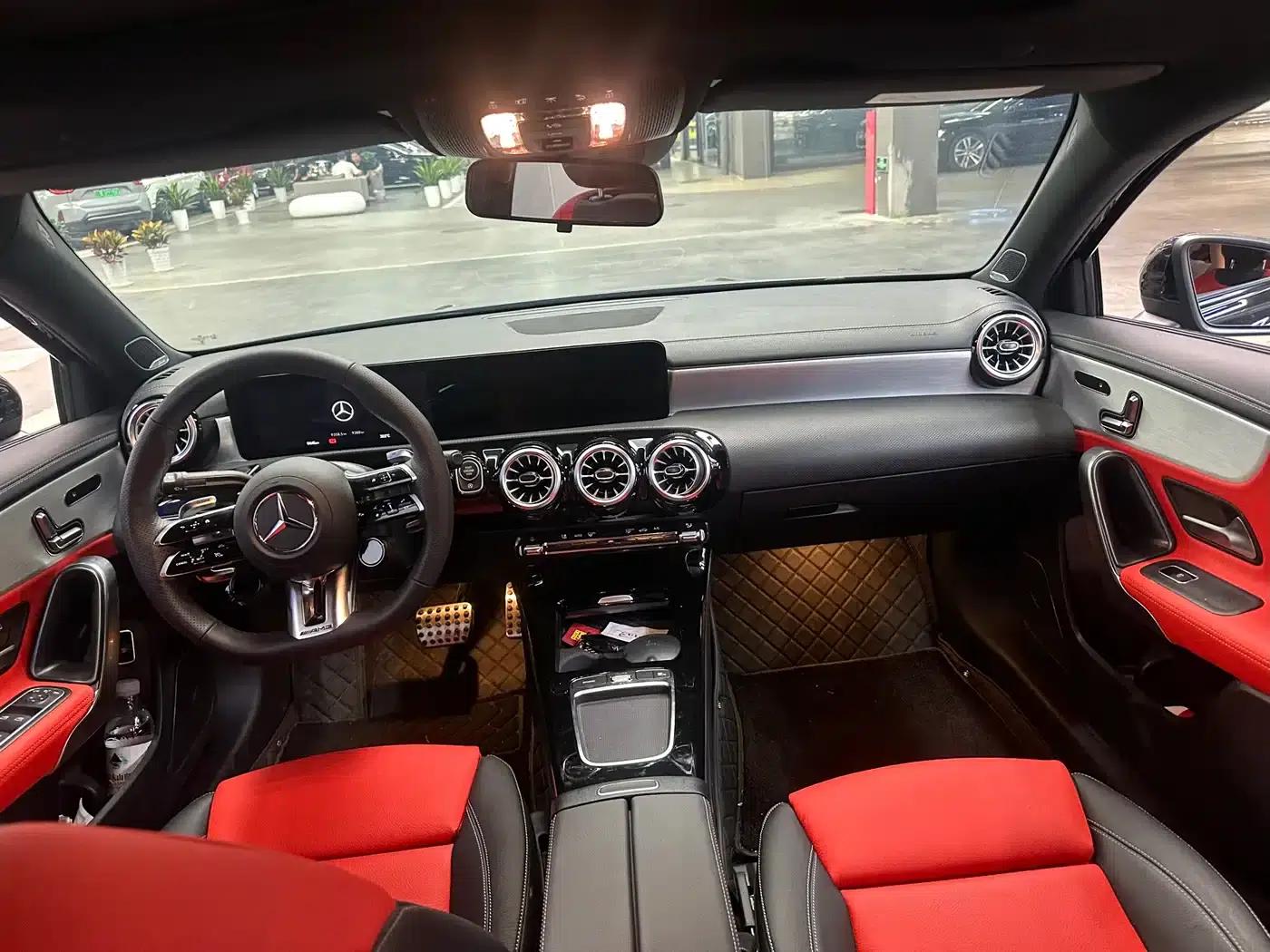 2025 Mercedes-Benz A-Class AMG A 35 L 4MATIC — миниатюра 12