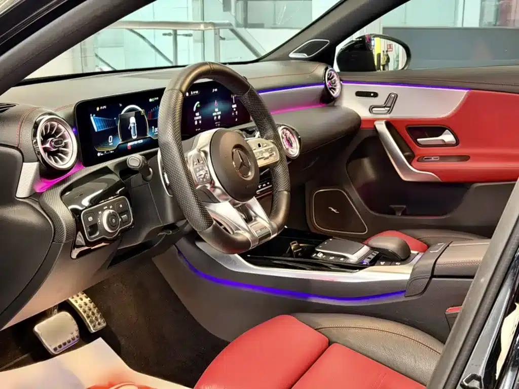 2022 Mercedes-Benz A-Class AMG A 35 L 4MATIC — миниатюра 13