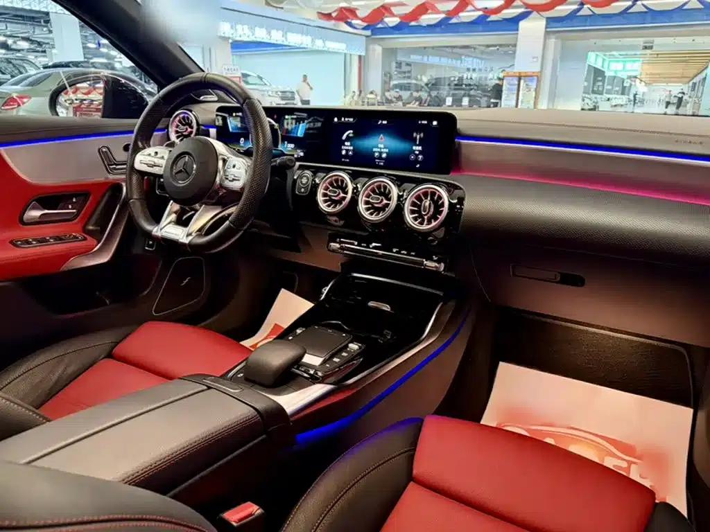 2022 Mercedes-Benz A-Class AMG A 35 L 4MATIC — миниатюра 14