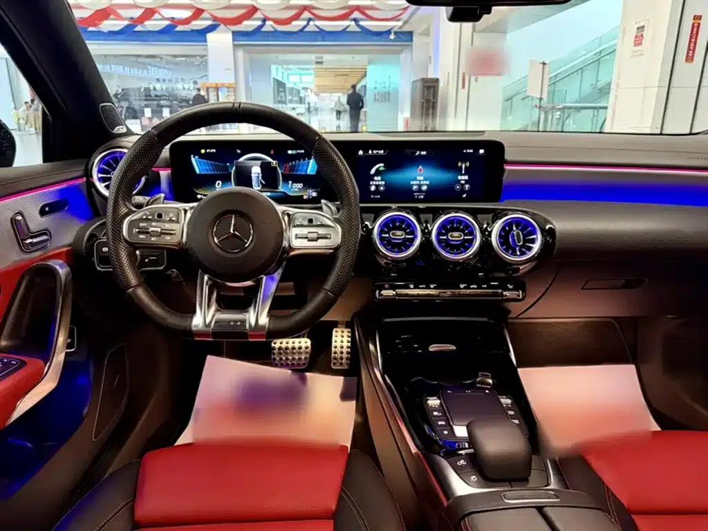 2022 Mercedes-Benz A-Class AMG A 35 L 4MATIC — миниатюра 15