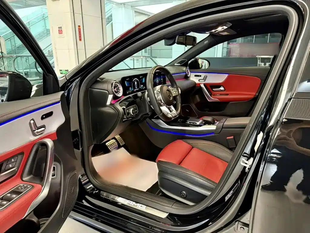 2022 Mercedes-Benz A-Class AMG A 35 L 4MATIC — миниатюра 17