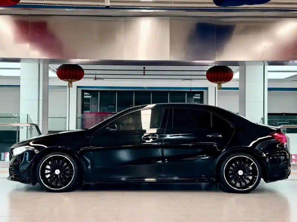 2022 Mercedes-Benz A-Class AMG A 35 L 4MATIC — миниатюра 6