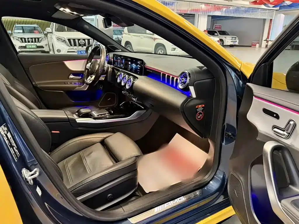 2019 Mercedes-Benz A-Class AMG A 35 L 4MATIC First Edition — миниатюра 16