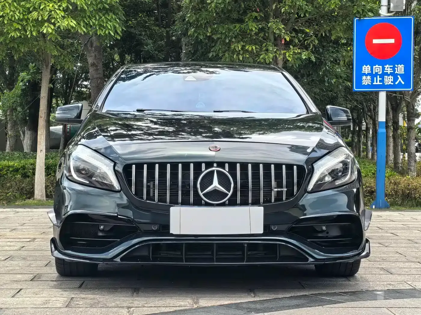 2016 Mercedes-Benz A-Class AMG (Imported) AMG A 45 4MATIC — миниатюра 2