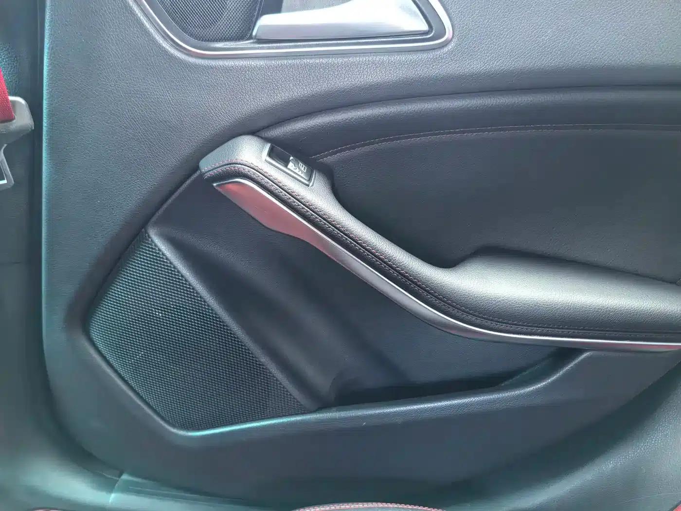 2016 Mercedes-Benz A-Class AMG (Imported) AMG A 45 4MATIC — миниатюра 28