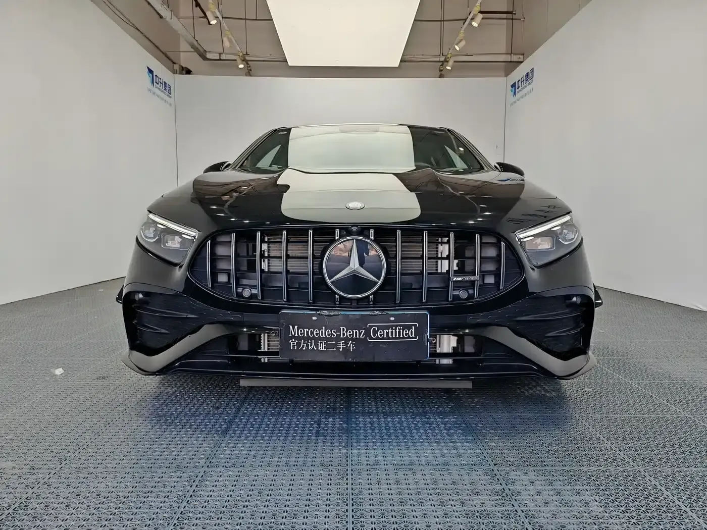 Imported 2025 Mercedes-Benz A-Class AMG A 35 4MATIC — миниатюра 2